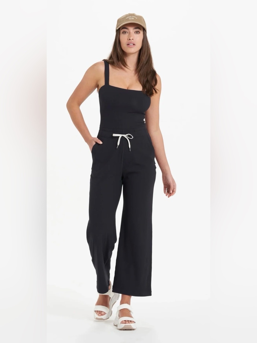 Vuori women’s POSE JUMPSUIT in black